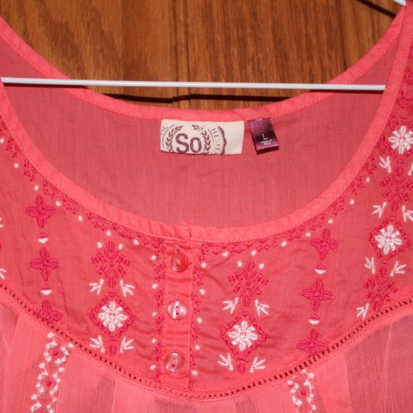 So embroidered tank top - Picture 2 of 3